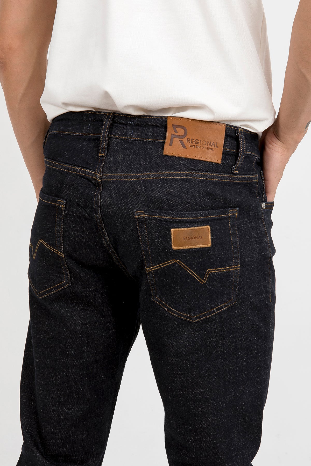Erkek Medium Fit Koyu Kot Pantolon — Regional