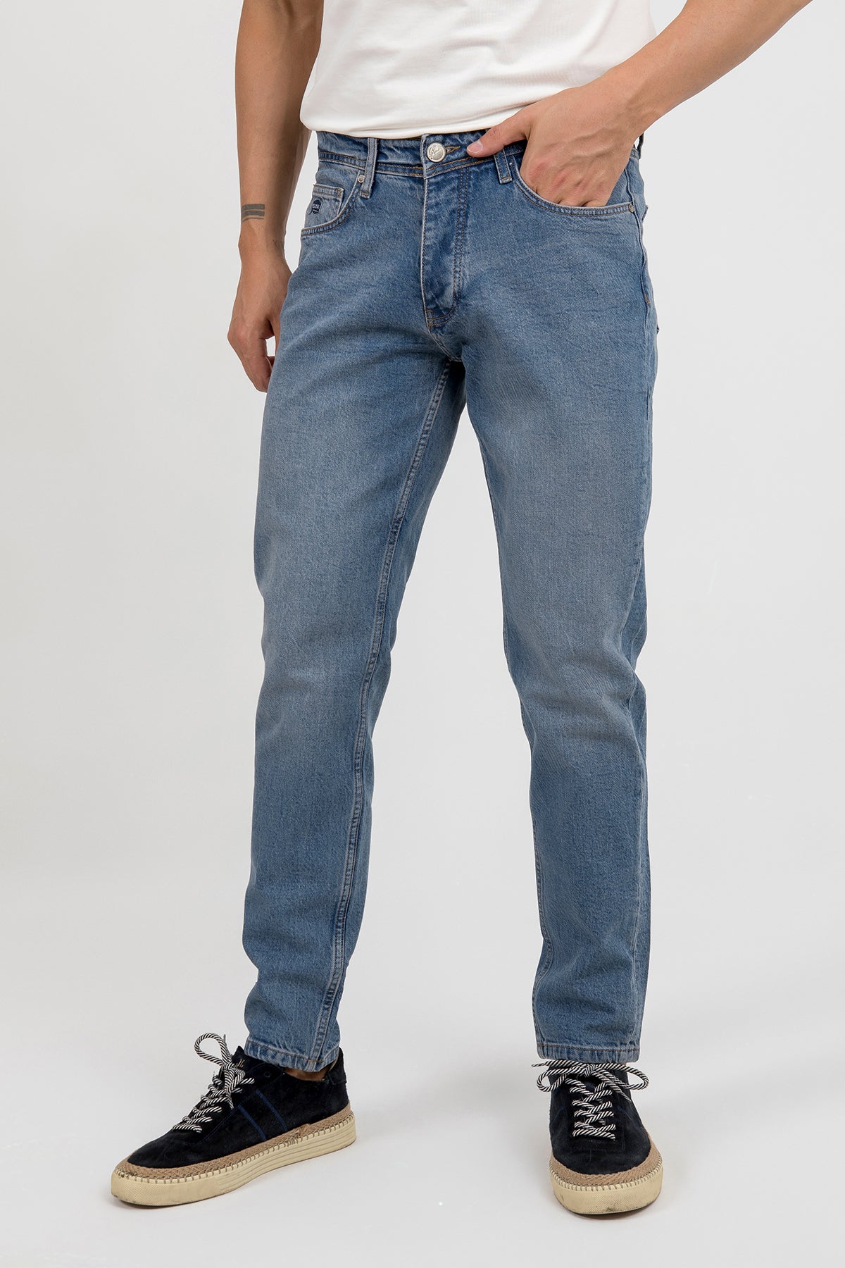 Erkek Slim Fit Açık Mavi Kot Pantolon — Regional