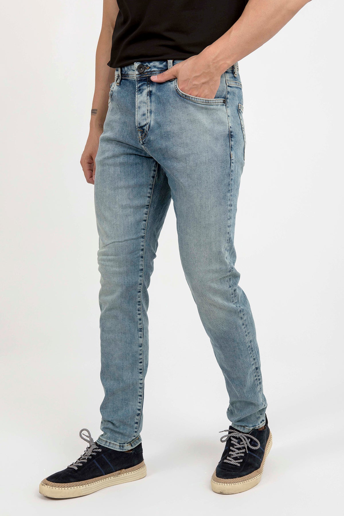 Erkek Slim Fit Taş Yıkamalı Kot Pantolon — Regional