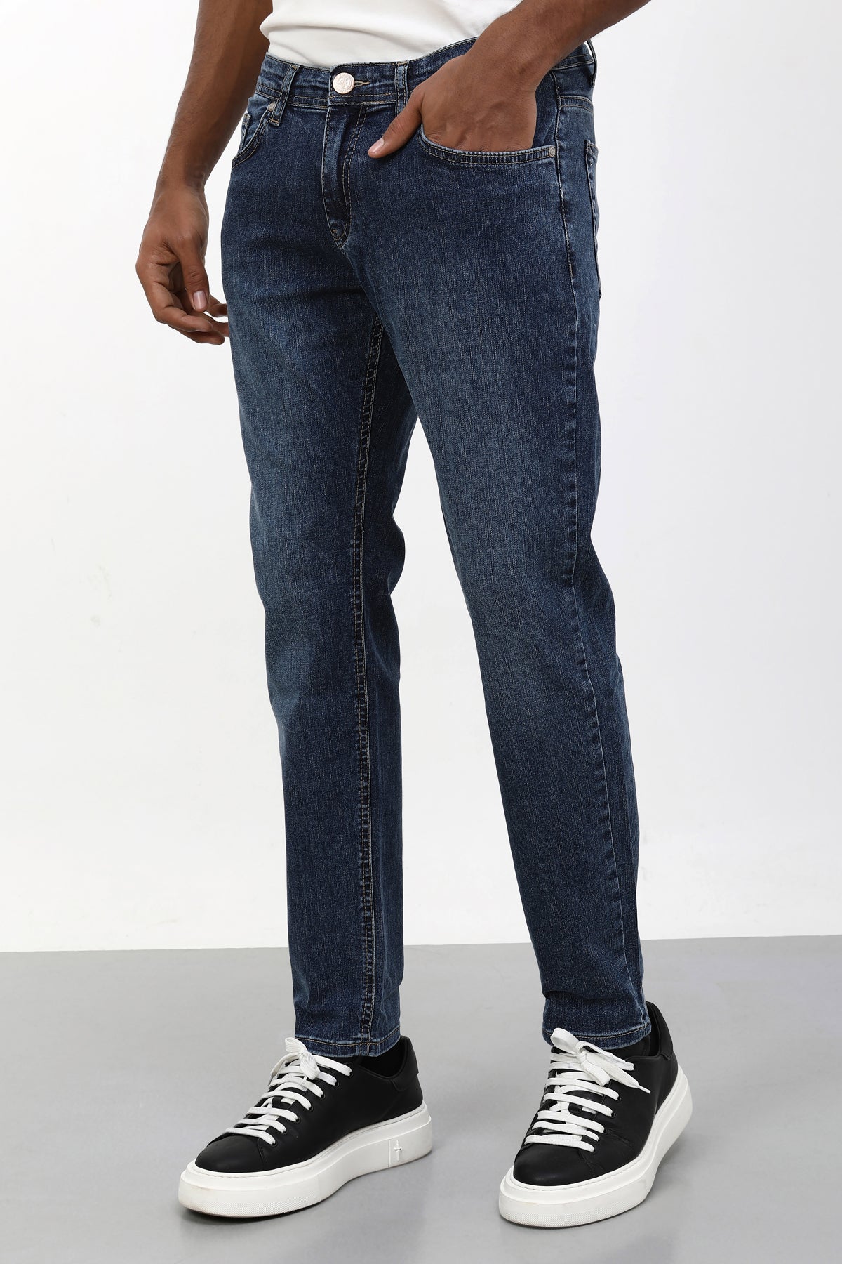 Erkek slim fit koyu mavi kot pantolon